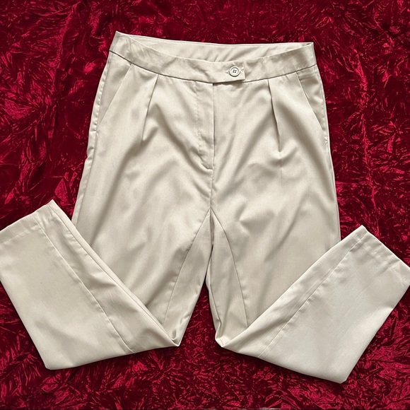 Vero Moda Lightweight Cropped Chino Pants - Picture 3 of 14